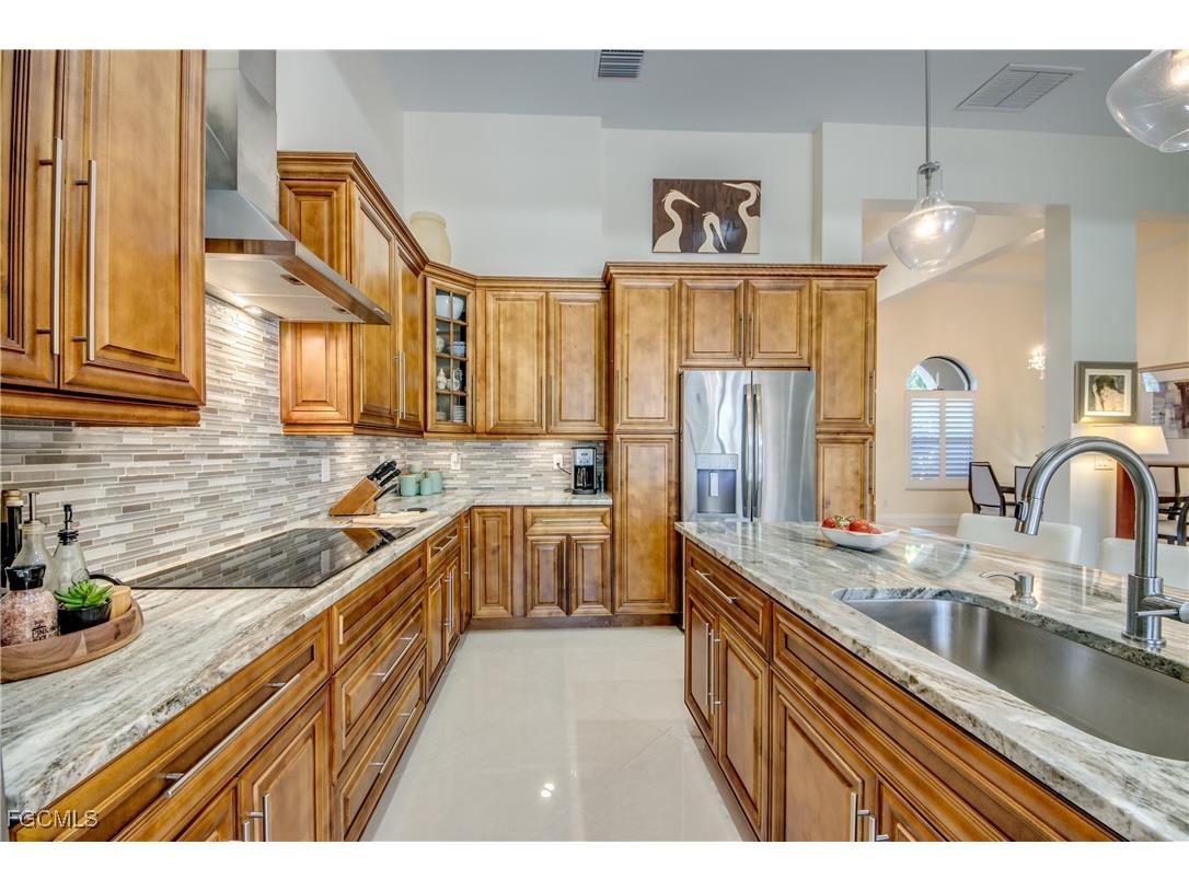 912 Palmetto Pointe Circle Cape Coral FL 33991 2025021736 image17