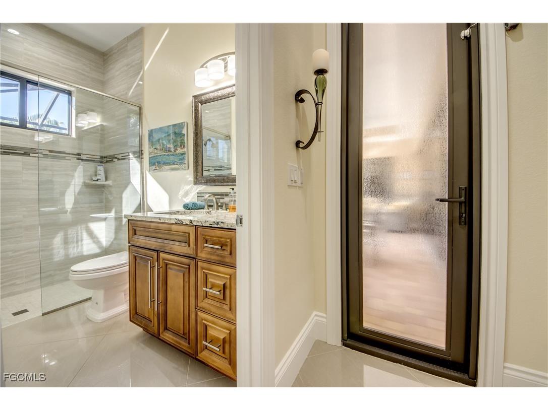 912 Palmetto Pointe Circle Cape Coral FL 33991 2025021736 image27