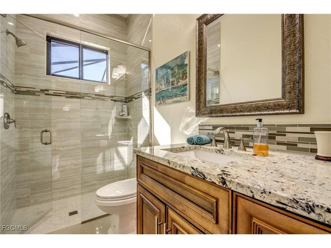 912 Palmetto Pointe Circle Cape Coral FL 33991 2025021736 image28