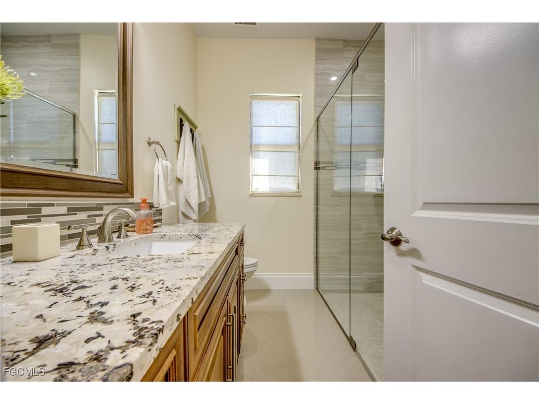 912 Palmetto Pointe Circle Cape Coral FL 33991 2025021736 image30