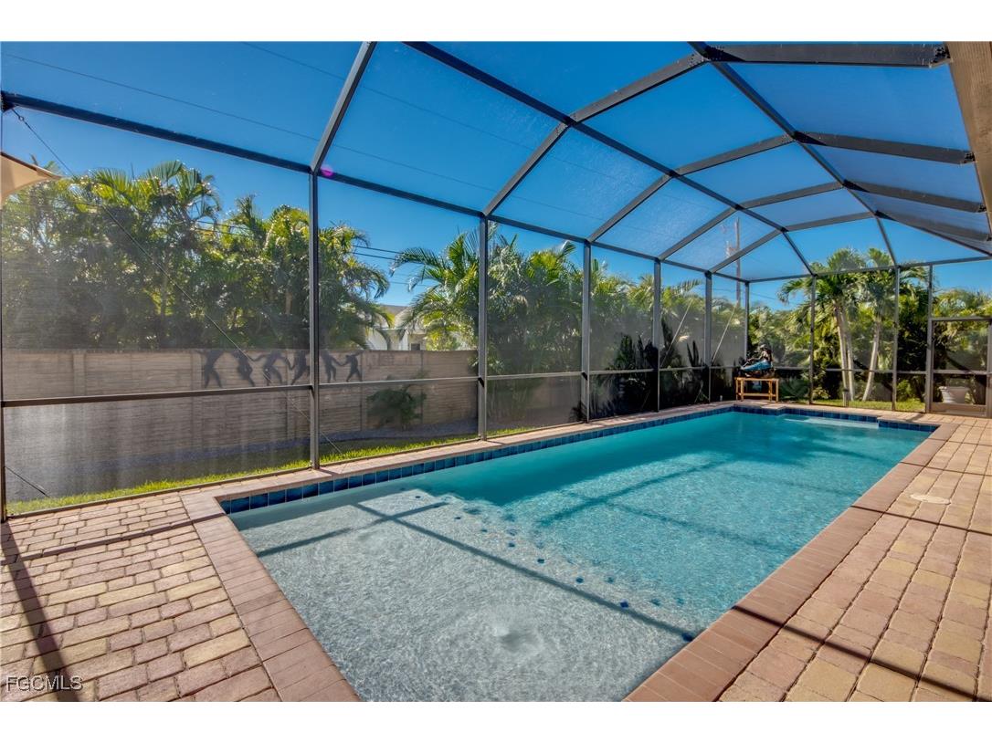 912 Palmetto Pointe Circle Cape Coral FL 33991 2025021736 image44