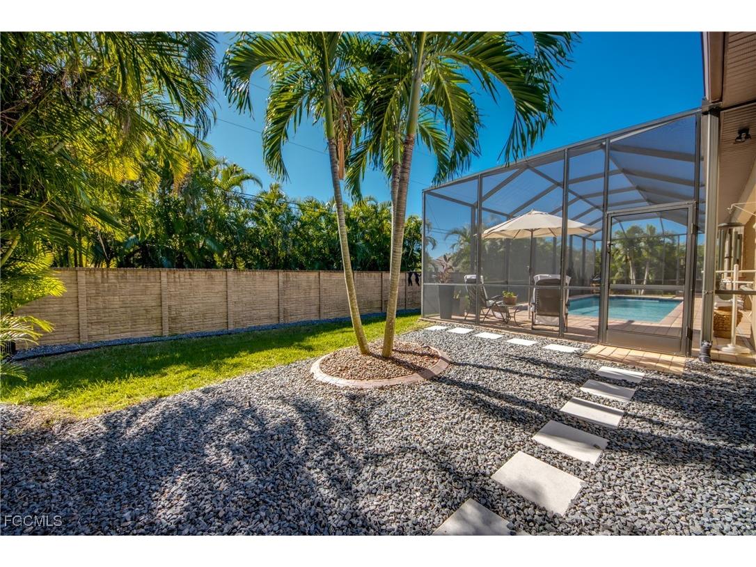 912 Palmetto Pointe Circle Cape Coral FL 33991 2025021736 image45