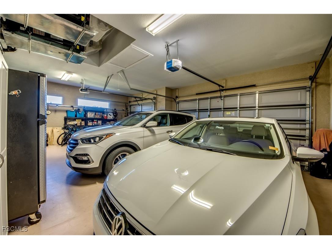 912 Palmetto Pointe Circle Cape Coral FL 33991 2025021736 image48