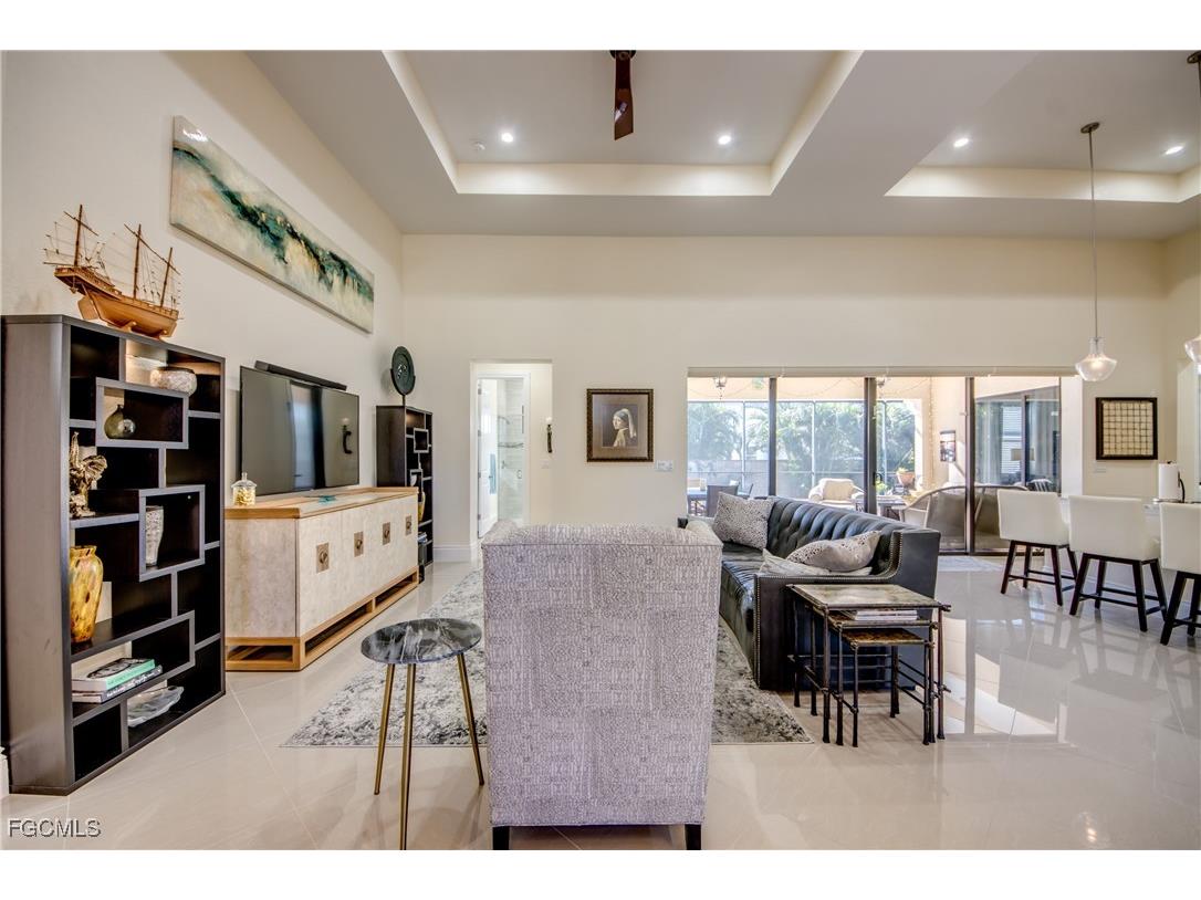 912 Palmetto Pointe Circle Cape Coral FL 33991 2025021736 image9