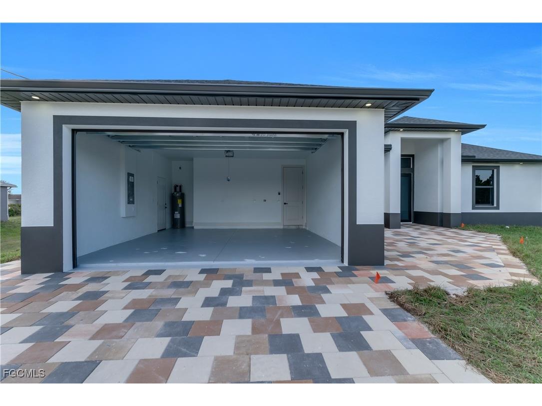 912 Pine Avenue Lehigh Acres FL 33972 2025007722 image4