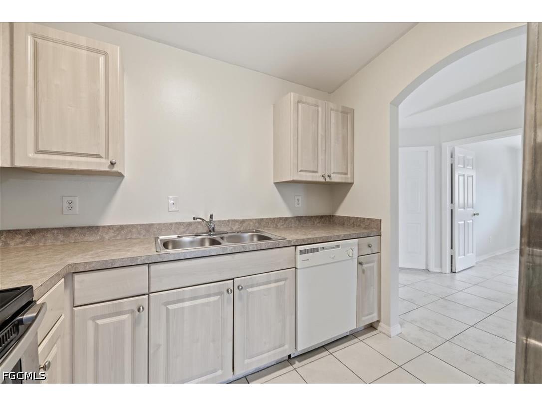 912 SE 6th Court Cape Coral FL 33990 2026029744 image16