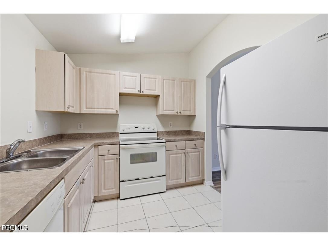 912 SE 6th Court Cape Coral FL 33990 2026029744 image28