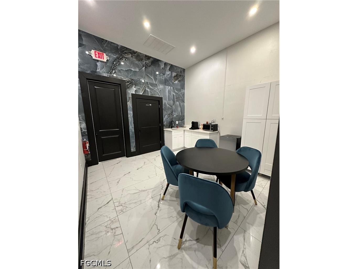 912 SE 8th Place Cape Coral FL 33990 2026019336 image13