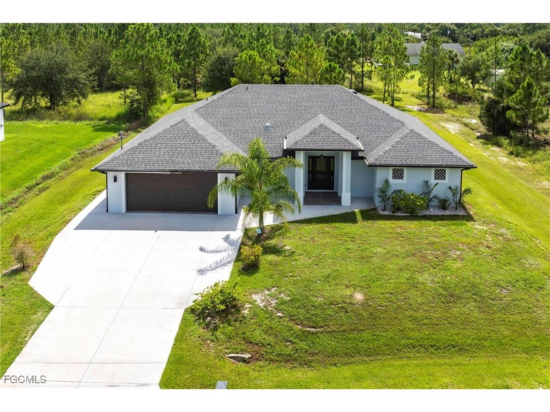 912 Thompson Avenue Lehigh Acres FL 33972 2025004827 image1