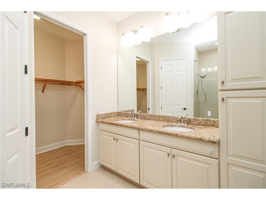 9122 Isla Bella Circle Bonita Springs FL 34135 226012002 image16