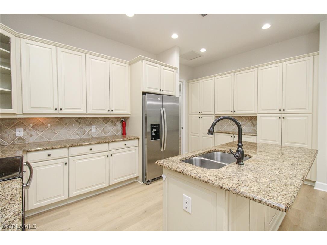 9122 Isla Bella Circle Bonita Springs FL 34135 226012002 image8