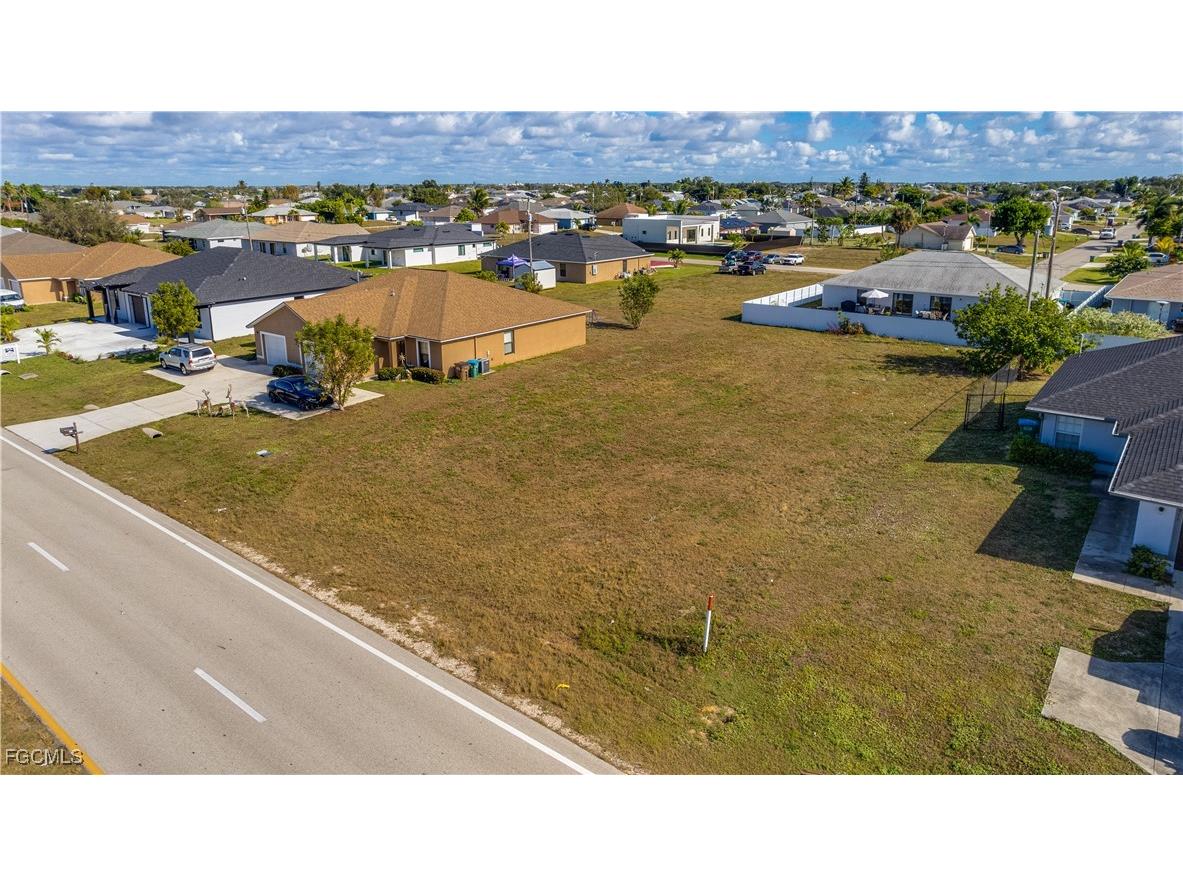 913 Andalusia Boulevard Cape Coral FL 33909 2025026138 image2