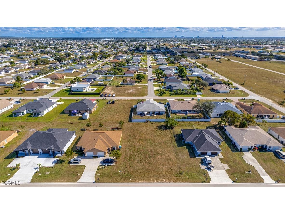 913 Andalusia Boulevard Cape Coral FL 33909 2025026138 image3