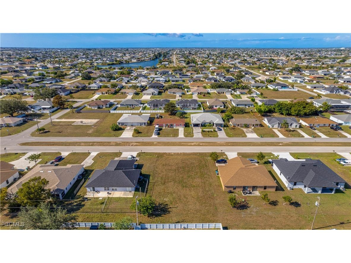 913 Andalusia Boulevard Cape Coral FL 33909 2025026138 image5