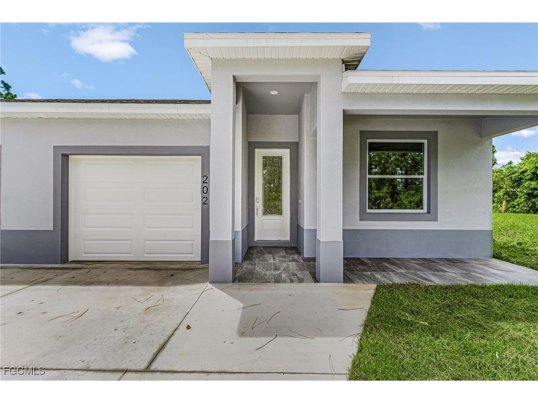 913 E 12th Street Lehigh Acres FL 33972 2025017300 image5