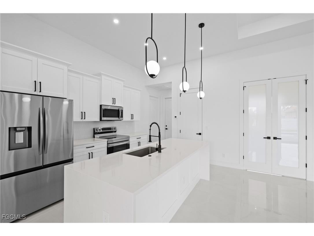 913 Embers Parkway W Cape Coral FL 33993 2025012485 image15