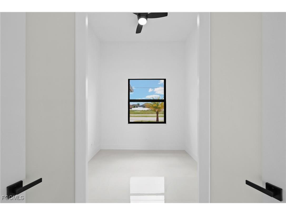 913 Embers Parkway W Cape Coral FL 33993 2025012485 image16