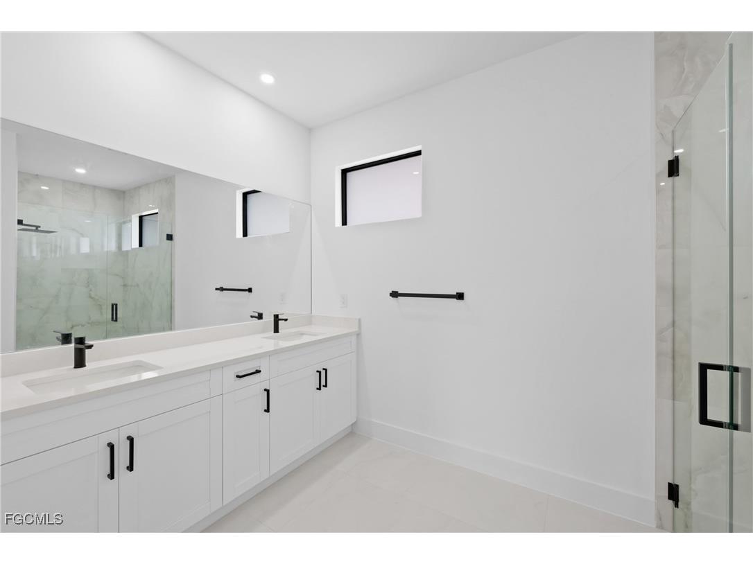 913 Embers Parkway W Cape Coral FL 33993 2025012485 image21