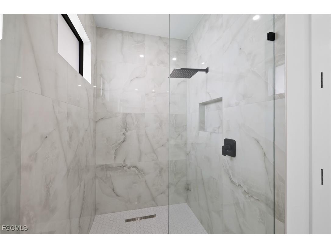 913 Embers Parkway W Cape Coral FL 33993 2025012485 image22