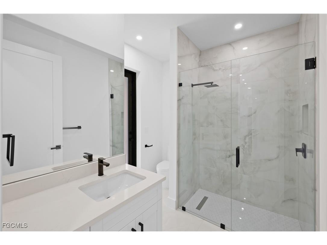 913 Embers Parkway W Cape Coral FL 33993 2025012485 image26