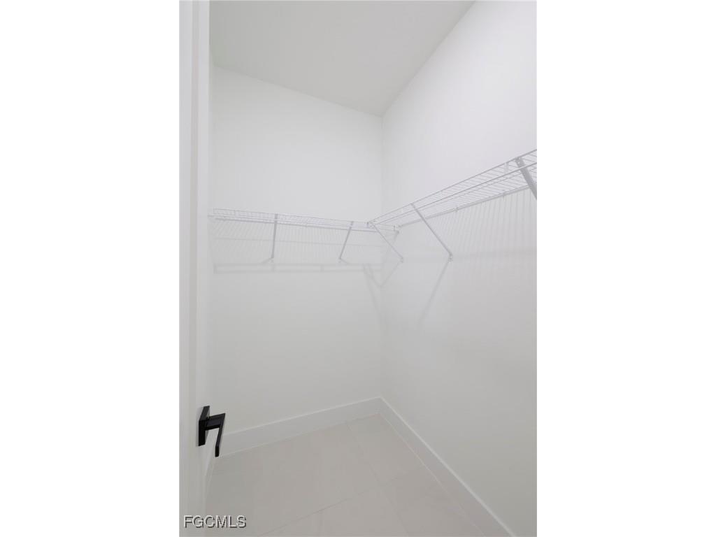 913 Embers Parkway W Cape Coral FL 33993 2025012485 image28