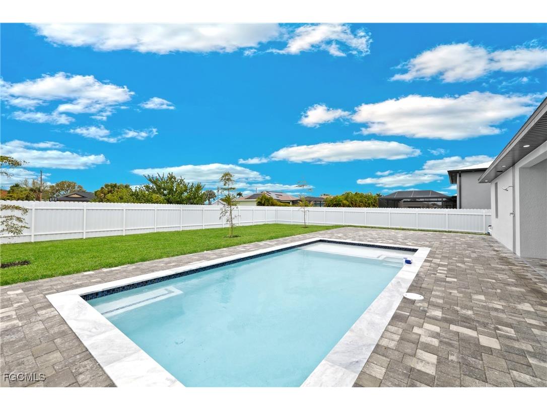 913 Embers Parkway W Cape Coral FL 33993 2025012485 image32