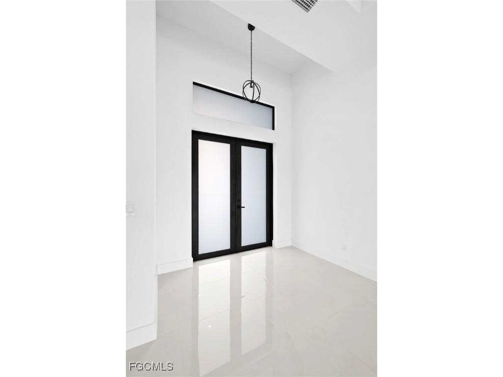 913 Embers Parkway W Cape Coral FL 33993 2025012485 image6