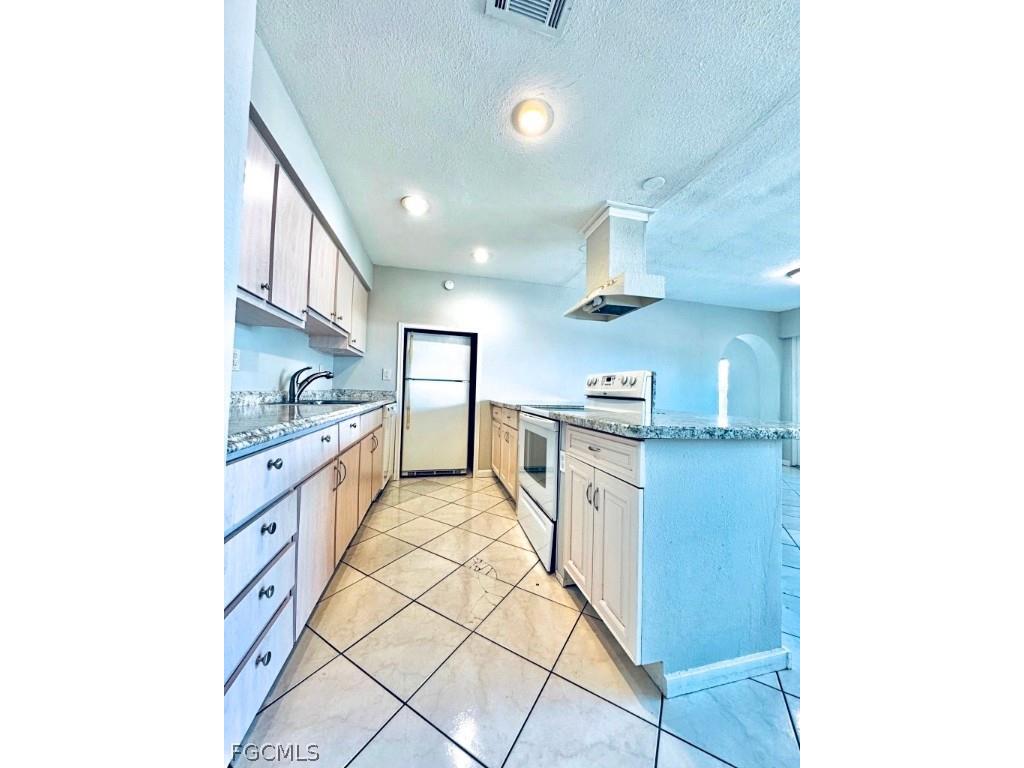 913 Hudson Avenue Lehigh Acres FL 33936 2026010192 image9