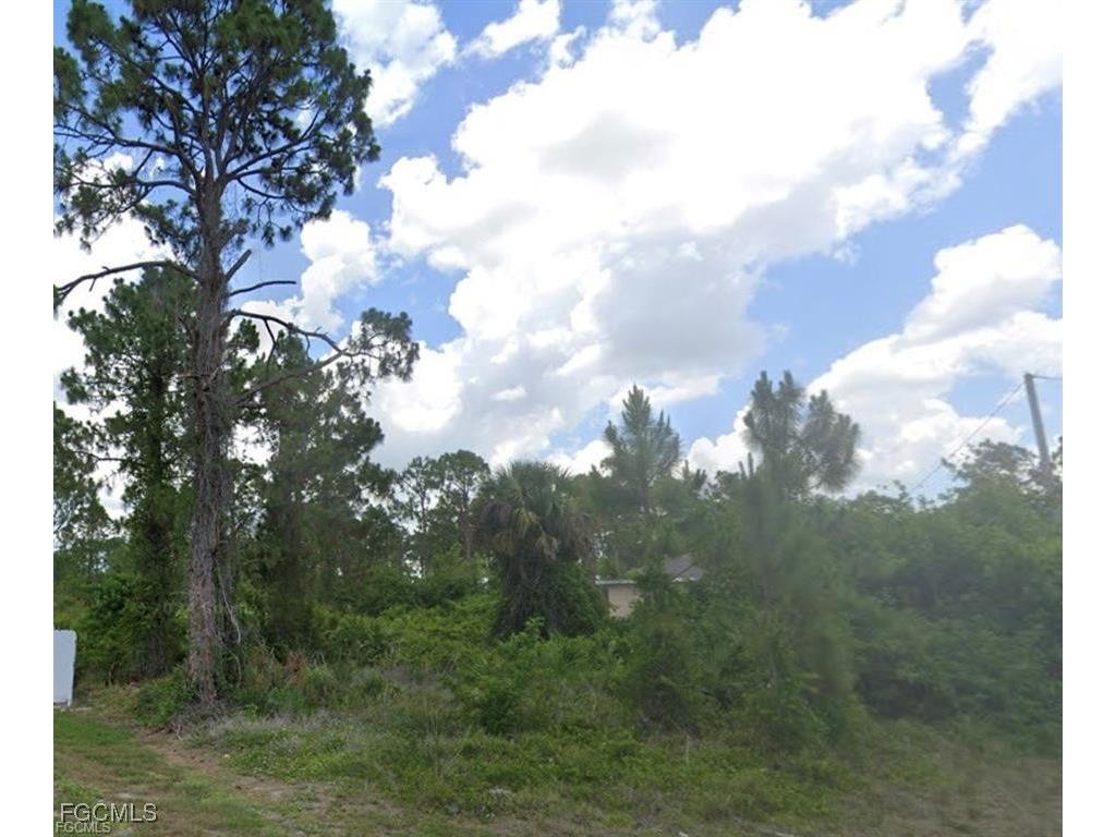 913 Kanuga Street E Lehigh Acres FL 33974 2026004752 image1
