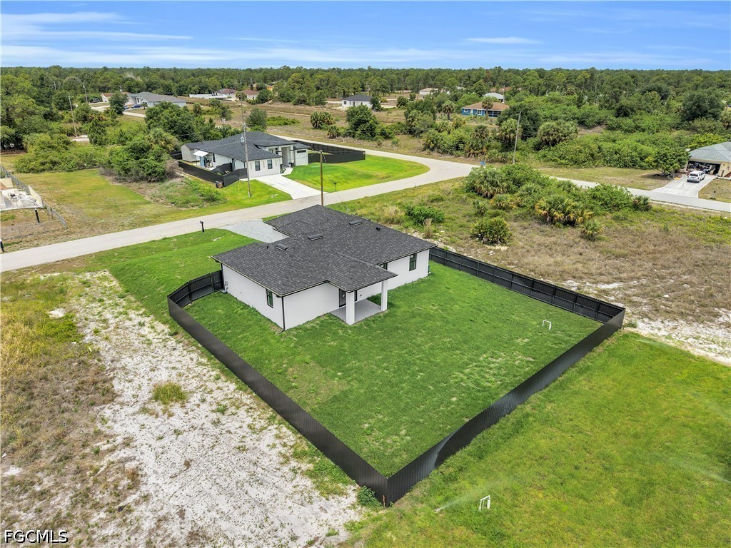 913 Mildred Avenue S Lehigh Acres FL 33974 2026019174 image4