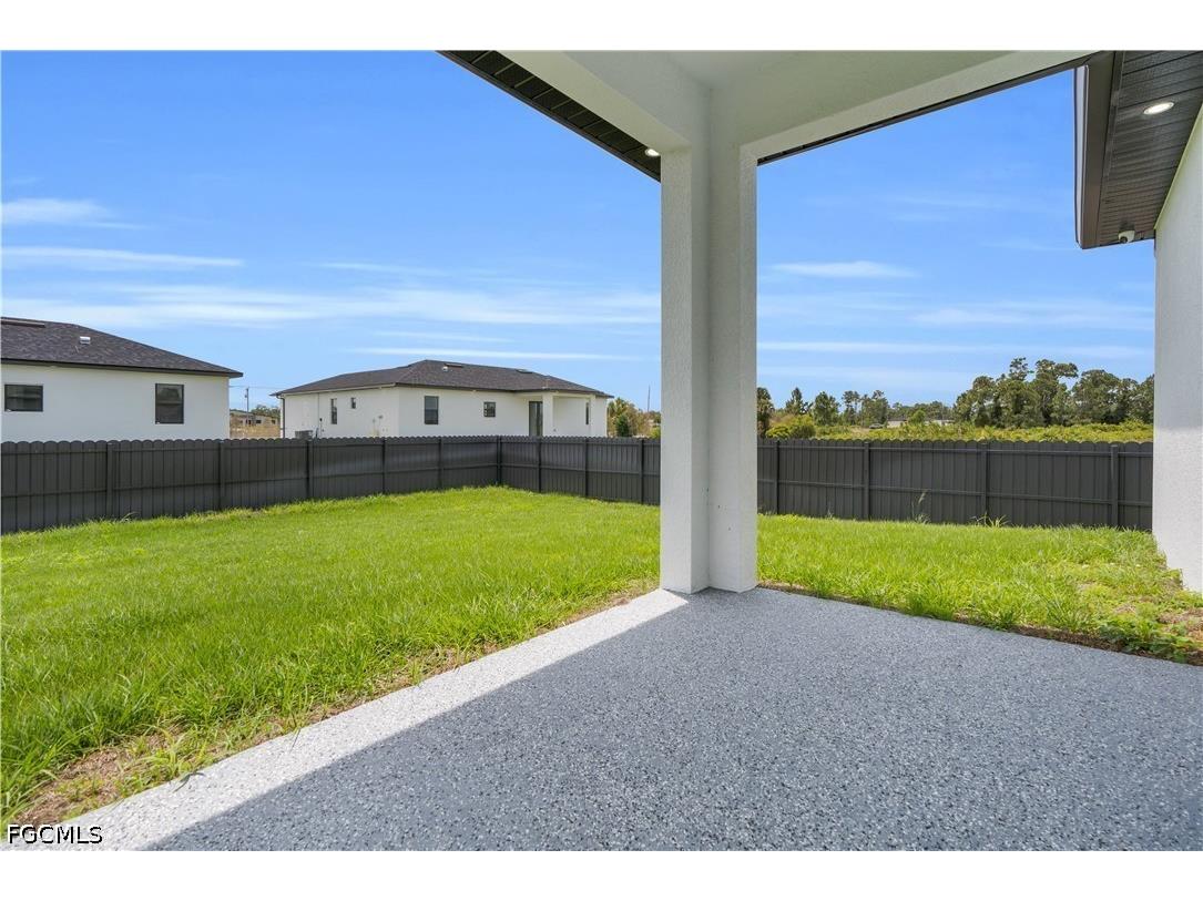913 Mildred Avenue S Lehigh Acres FL 33974 2026019174 image5