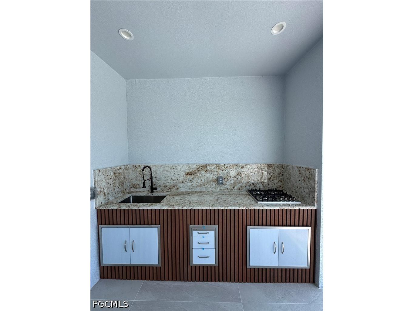 913 NE Juanita Place Cape Coral FL 33909 2026022248 image33