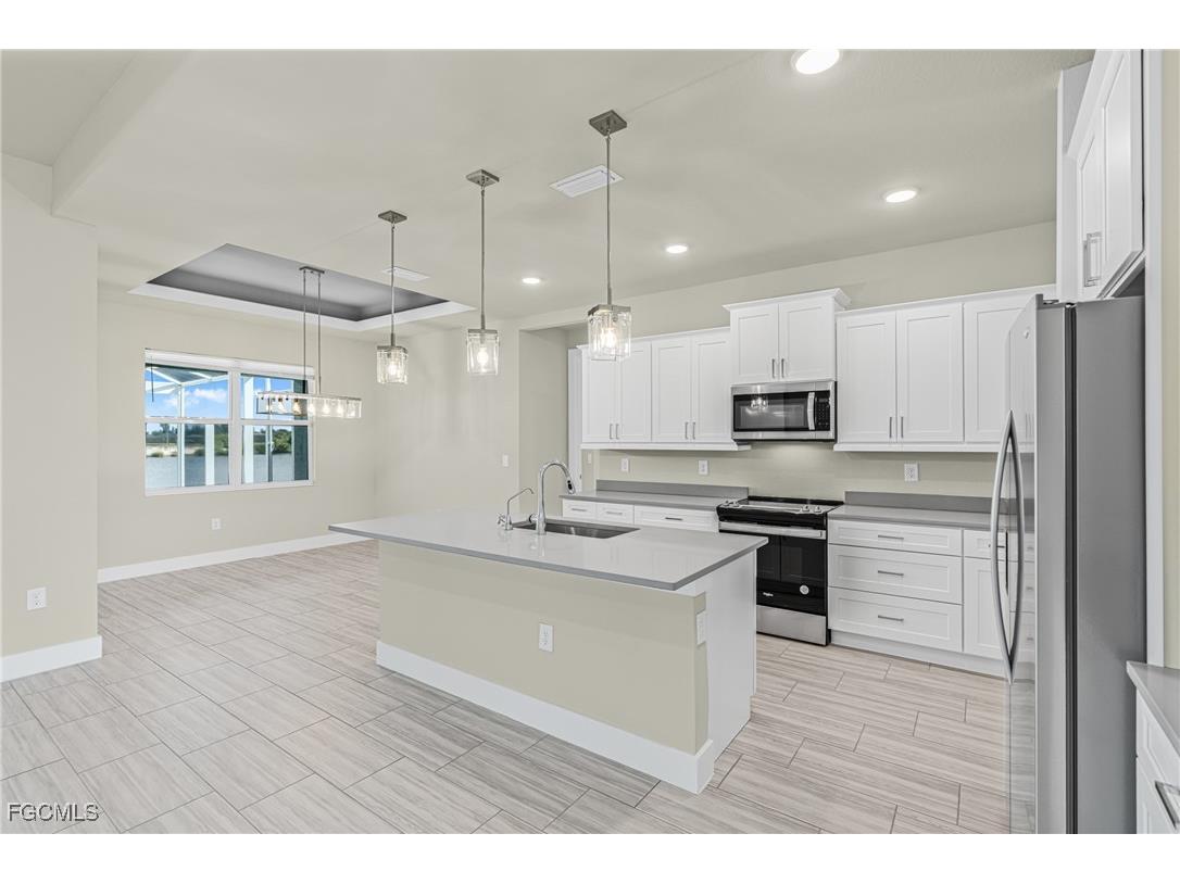 913 NW 33rd Place Cape Coral FL 33993 2025022588 image14