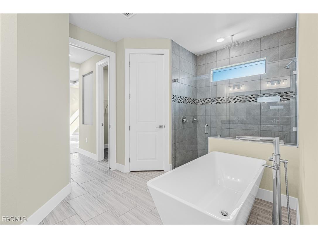 913 NW 33rd Place Cape Coral FL 33993 2025022588 image27