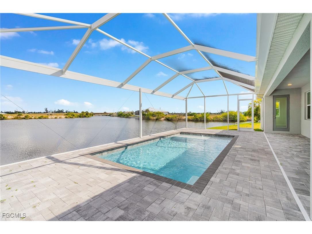 913 NW 33rd Place Cape Coral FL 33993 2025022588 image32