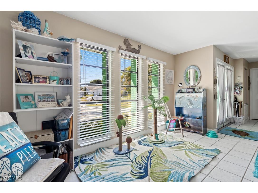 913 SE 26th Terrace Cape Coral FL 33904 2026007219 image16