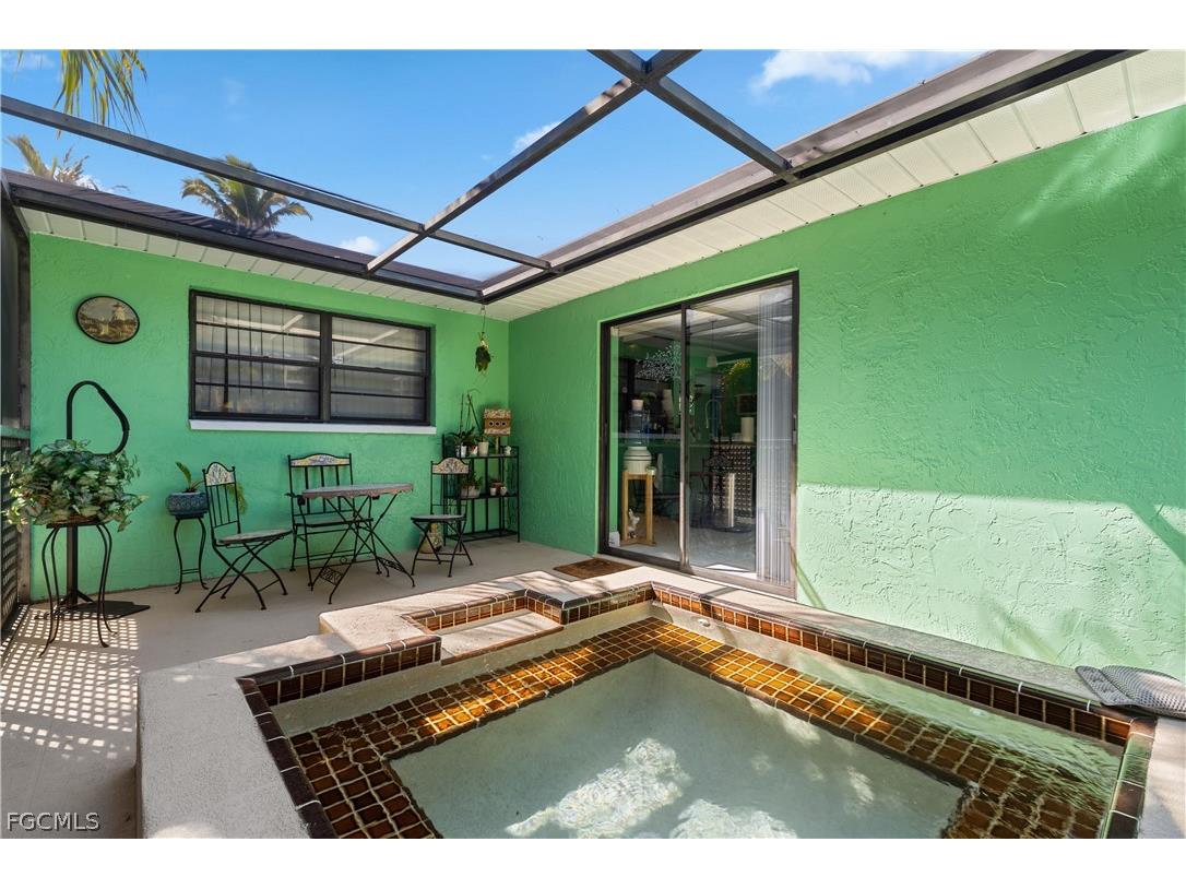 913 SE 26th Terrace Cape Coral FL 33904 2026007219 image3