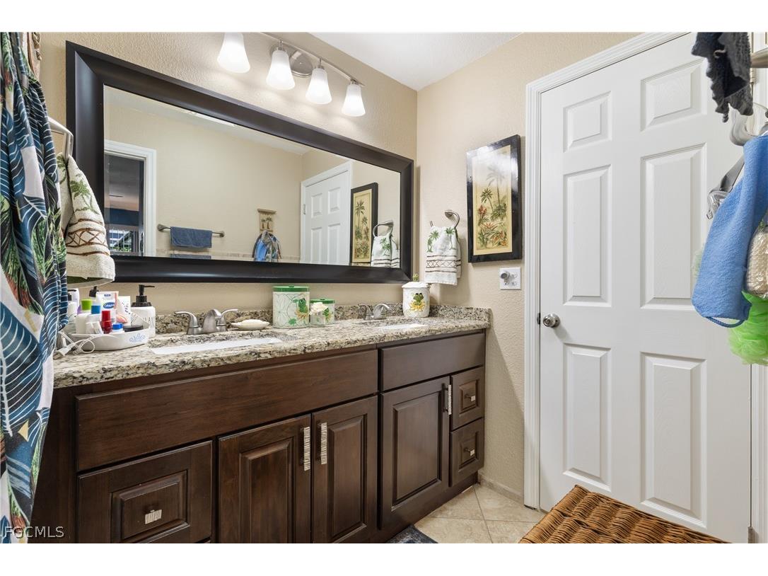 913 SE 26th Terrace Cape Coral FL 33904 2026007219 image32
