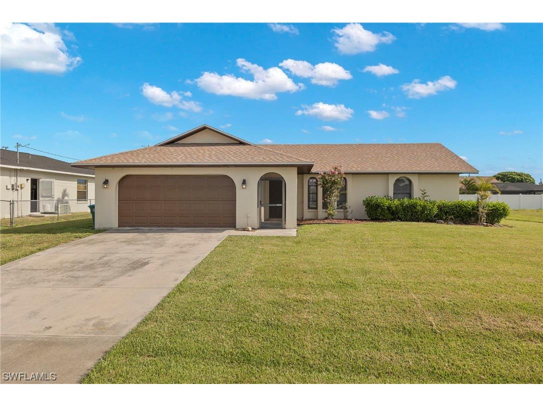 913 SE 27th Terrace Cape Coral FL 33904 223050773 image1