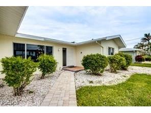913 SE 43rd Terrace Cape Coral FL 33904 2025025043 image1