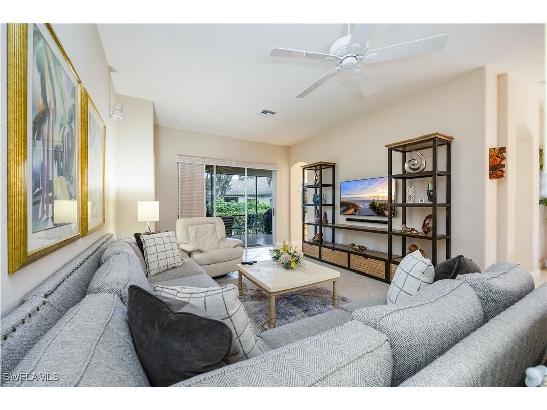 913 Vistana Circle #7 Naples FL 34119 225074740 image2