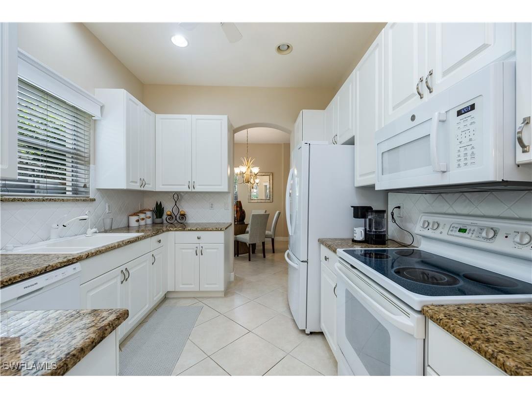 913 Vistana Circle #7 Naples FL 34119 225074740 image8