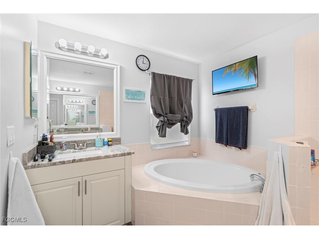 9135 Astonia Way Estero FL 33967 2025008257 image20