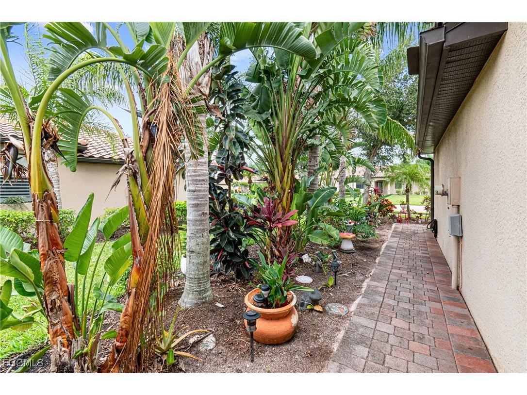 9138 Water Tupelo Road Fort Myers FL 33912 2025020130 image2