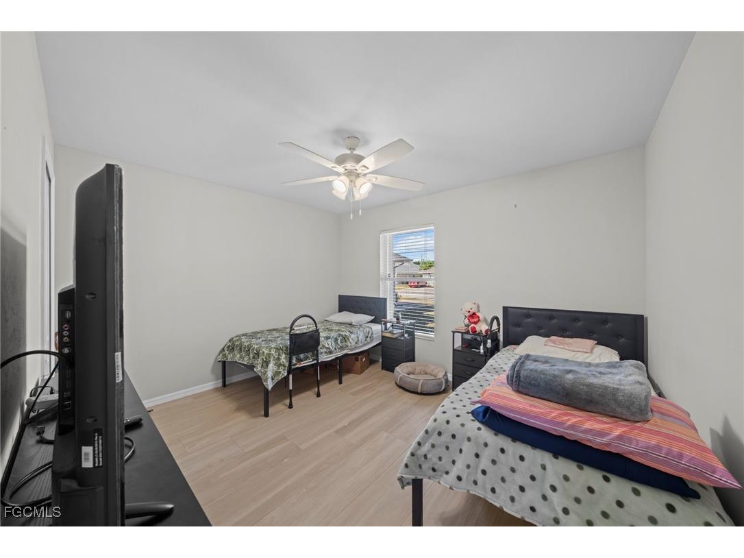 914/916 SE 14th Terrace Cape Coral FL 33990 2025017856 image12
