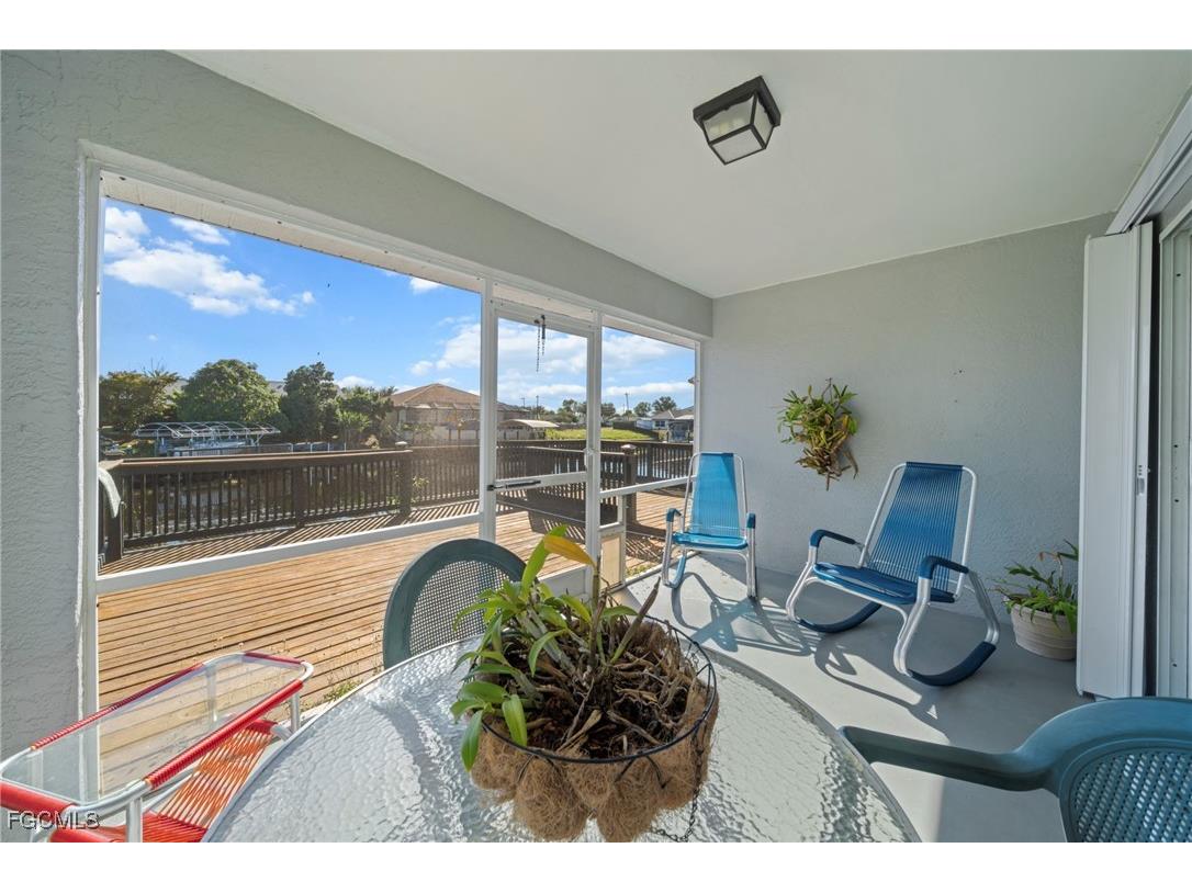 914/916 SE 14th Terrace Cape Coral FL 33990 2025017856 image4
