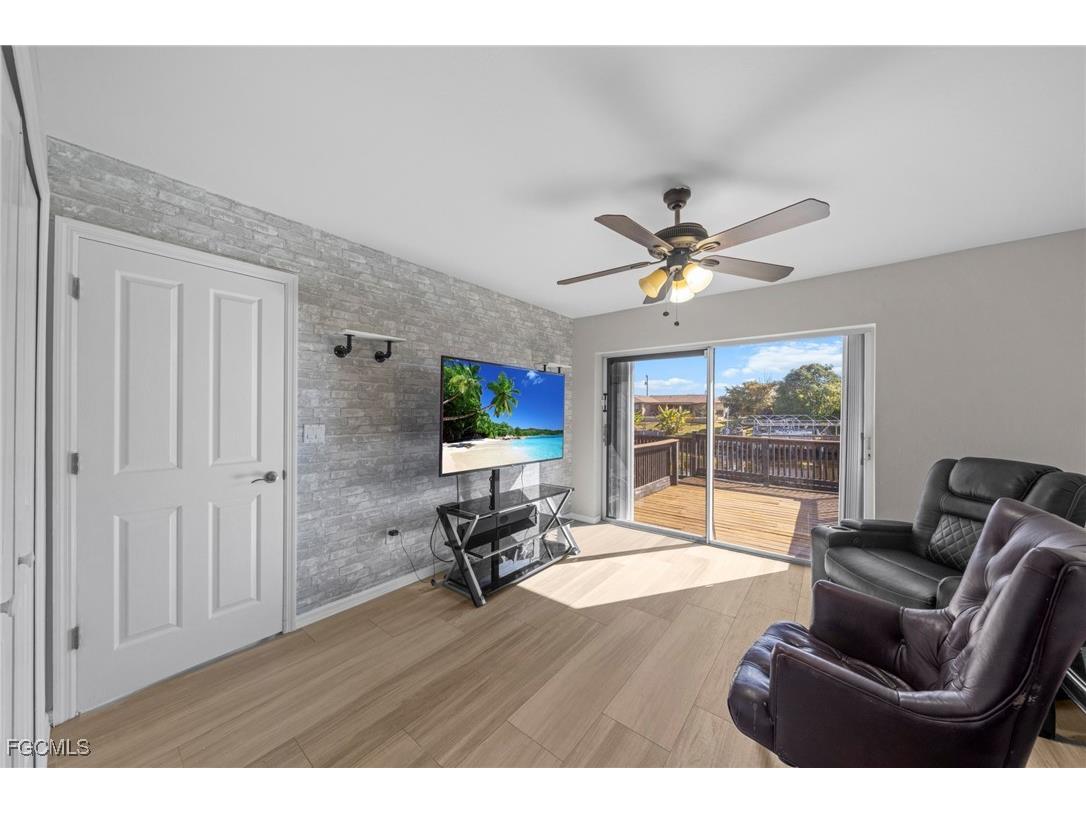914/916 SE 14th Terrace Cape Coral FL 33990 2025017856 image6