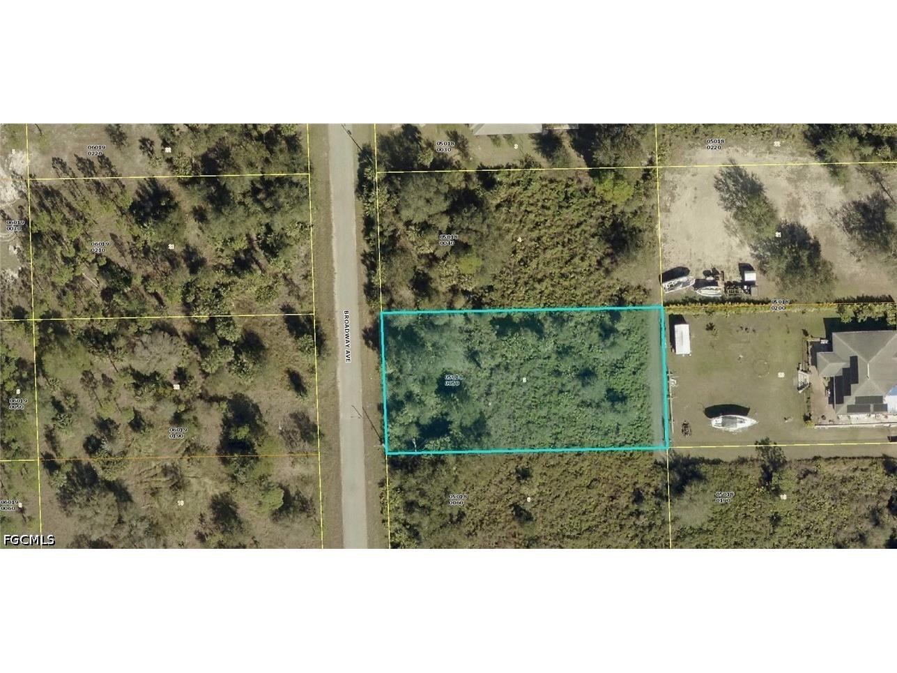 914 Broadway Avenue Lehigh Acres FL 33972 2026018173 image1