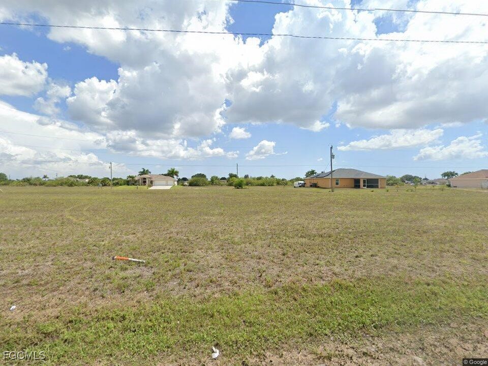 914 Kismet Parkway E Cape Coral FL 33909 2025018329 image1