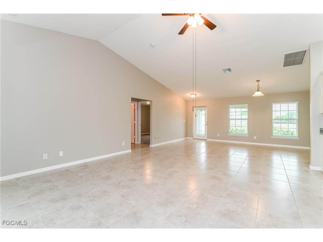 914 NE 13th Place Cape Coral FL 33909 2025011890 image2